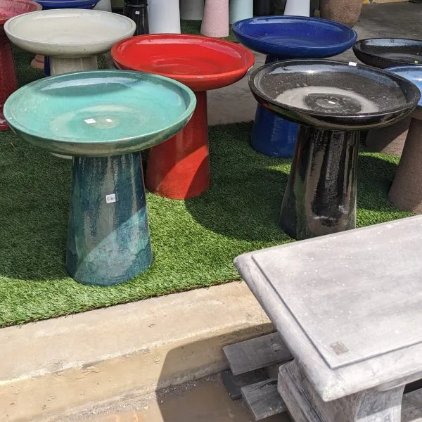 Moderno Glazed Birdbath