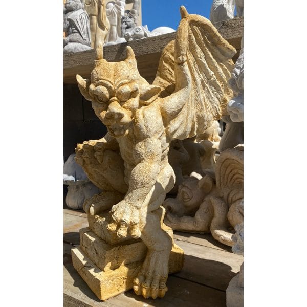 Steps Down Gargoyle Concrete Statue 1104