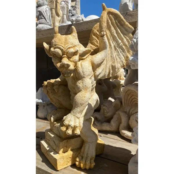 Steps Down Gargoyle Concrete Statue 1104
