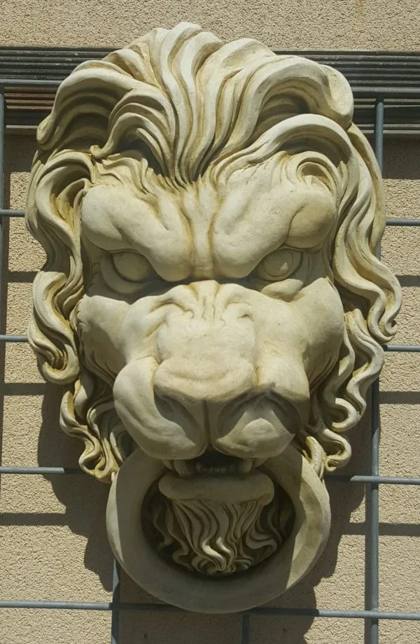 LION WITH RING