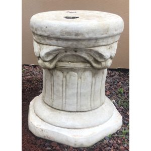 Lucy Pedestal Concrete Plinth / Stand