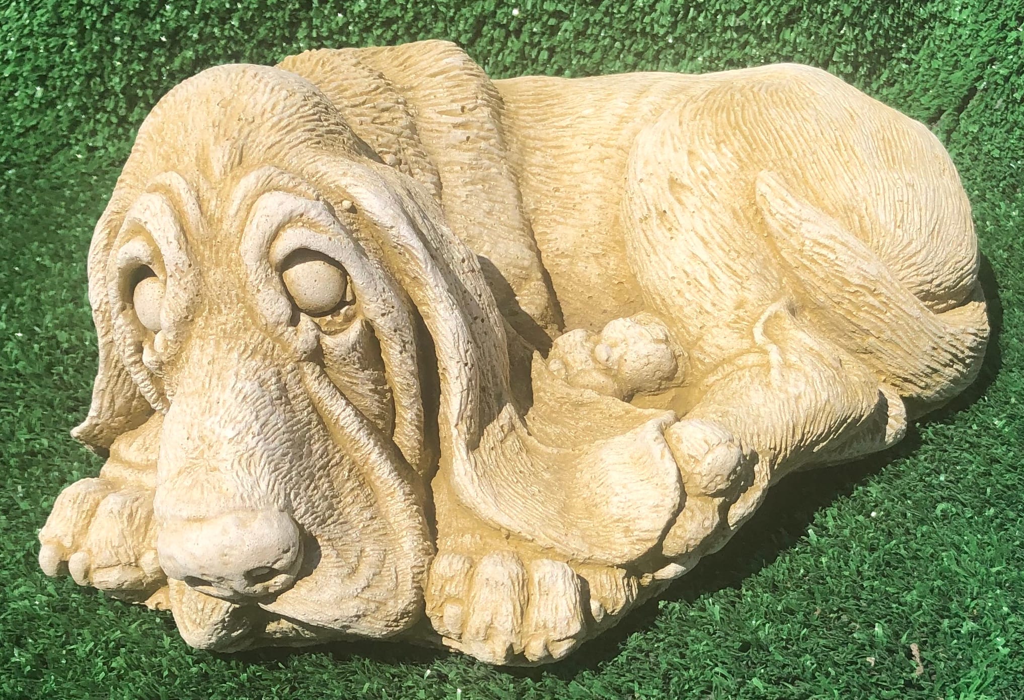 Flat Bloodhound Concrete Dog Statue 0028 - Image 2