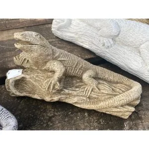 Lizard on Branch Small Concrete Animal 0941
