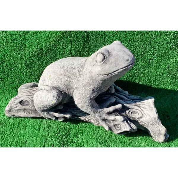 Frog on Branch Concrete Animal Statue 0947