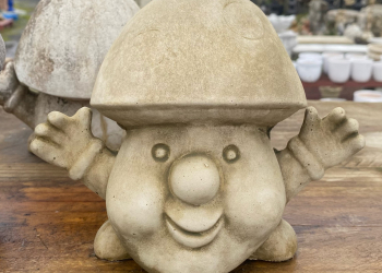 Handy Mushroom Concrete Statue 0310