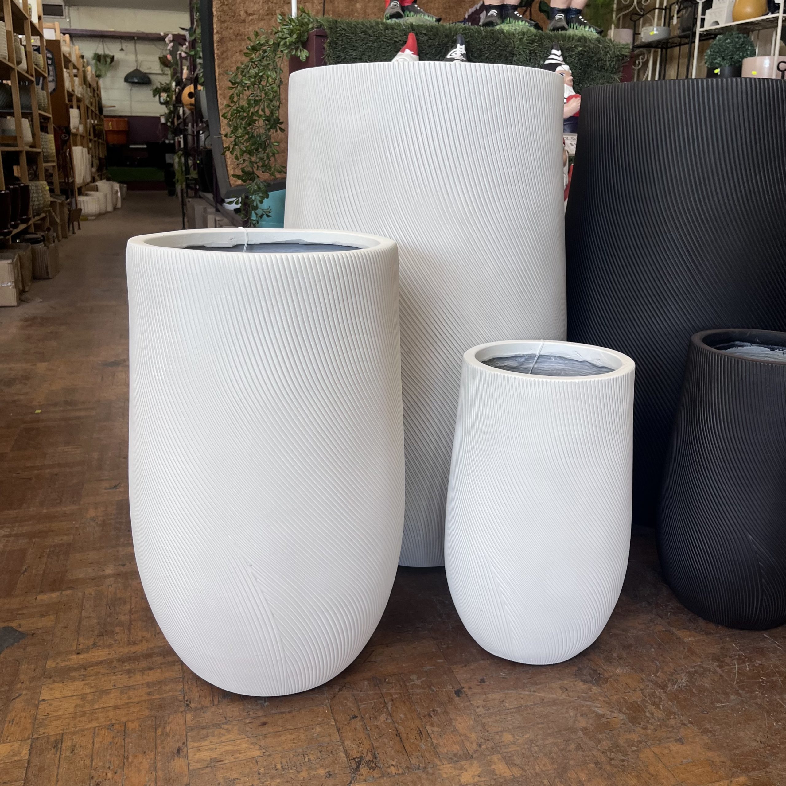 Helix U Pot Lightweight Garden Pot - Image 3